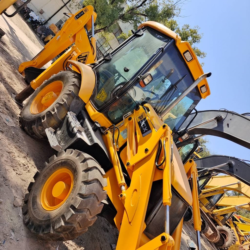 JCB 3CX Brand new machine - Chargeuse sur pneus: photos 3 JCB 3CX Brand new machine - Chargeuse sur pneus: photos 3