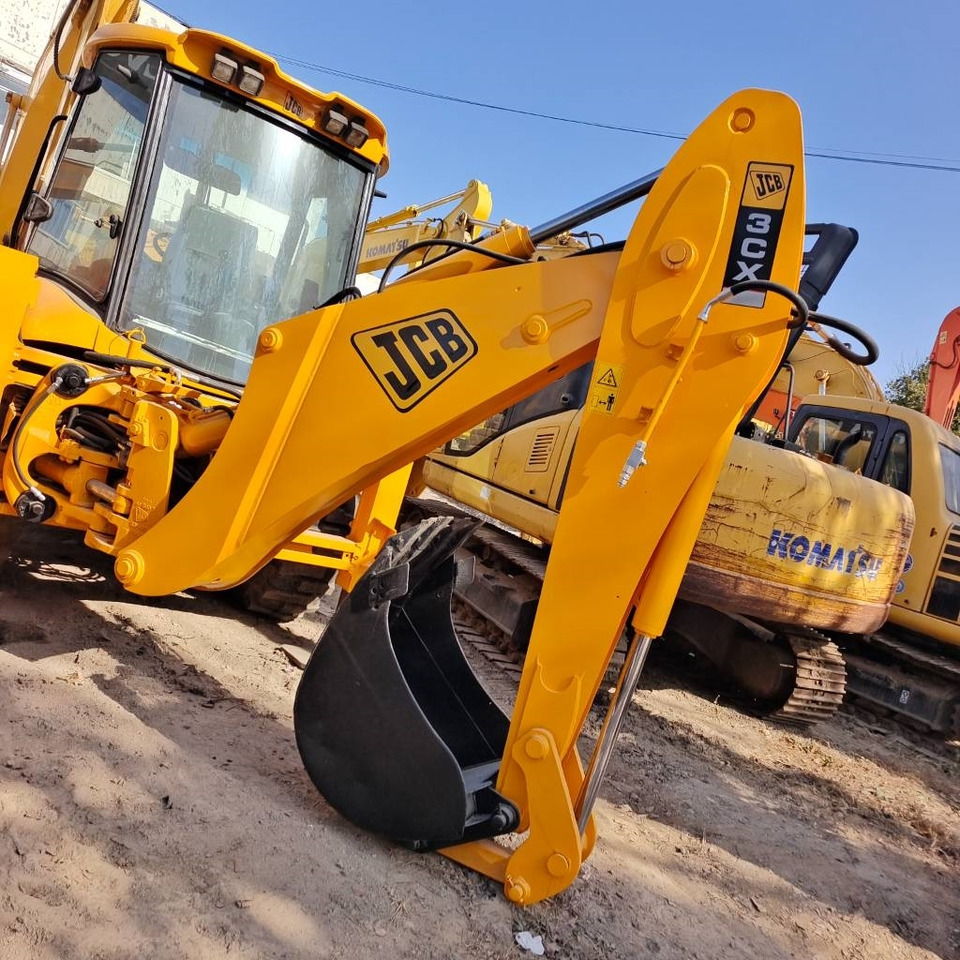 JCB 3CX Brand new machine - Chargeuse sur pneus: photos 5 JCB 3CX Brand new machine - Chargeuse sur pneus: photos 5