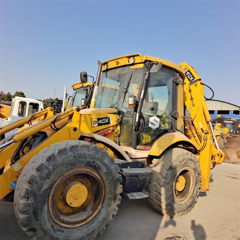 JCB 4CX Brand new machine - Chargeuse sur pneus: photos 2 JCB 4CX Brand new machine - Chargeuse sur pneus: photos 2