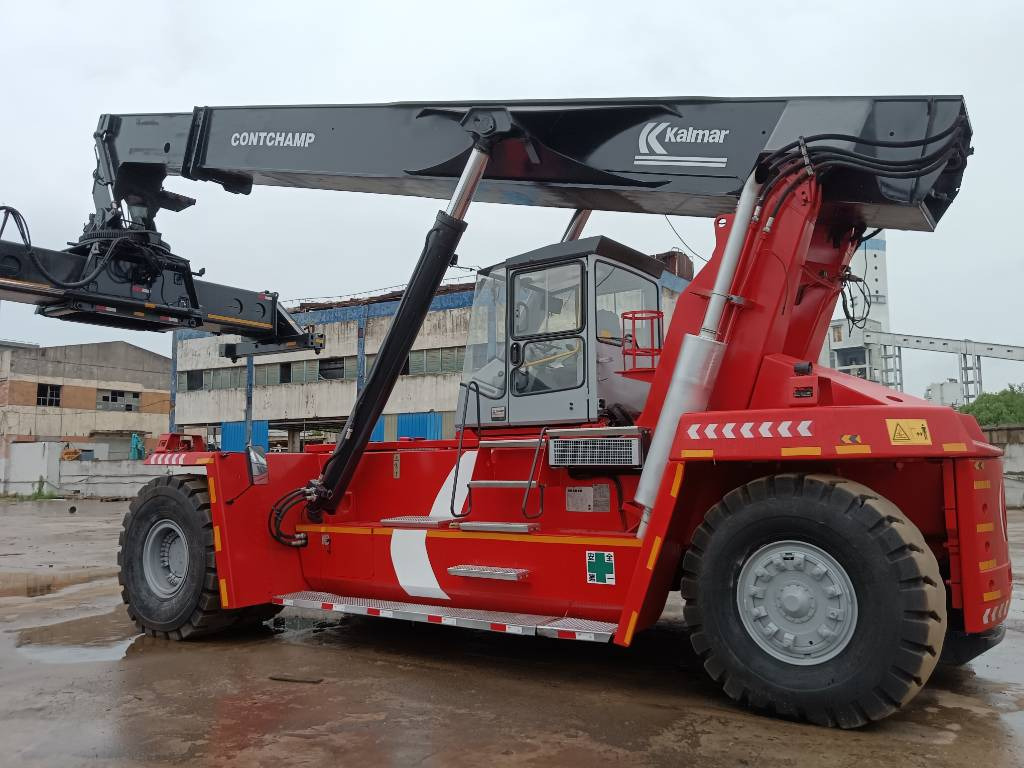 Kalmar DRF 450 - Reach stacker: photos 1 Kalmar DRF 450 - Reach stacker: photos 1