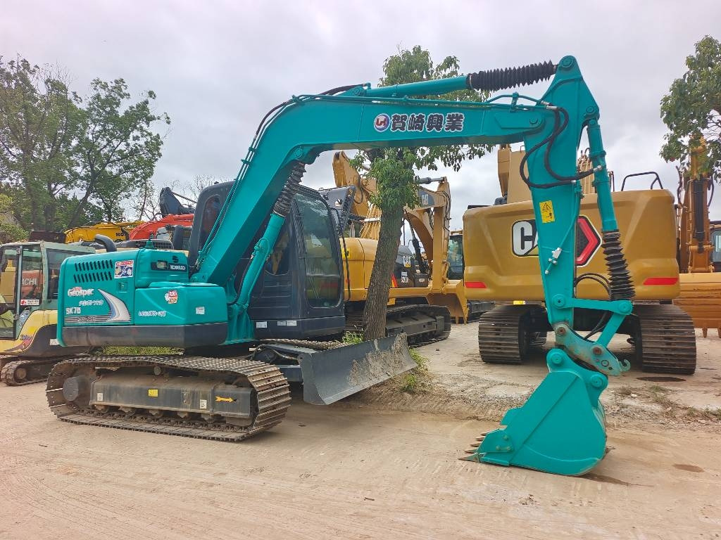 Kobelco SK 75 SR - Mini pelle: photos 1 Kobelco SK 75 SR - Mini pelle: photos 1