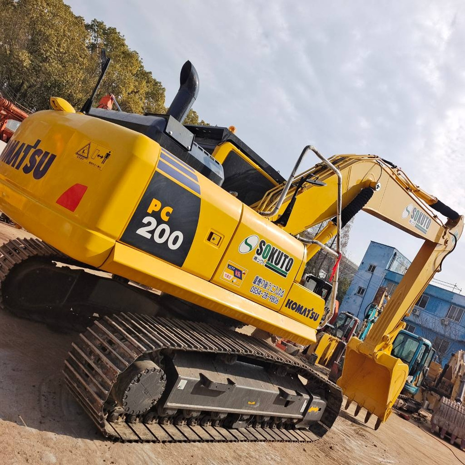 Komatsu PC 200-8 - Pelle sur chenille: photos 1 Komatsu PC 200-8 - Pelle sur chenille: photos 1