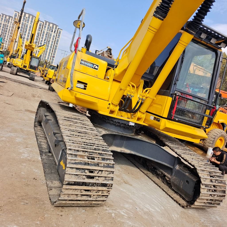 Komatsu PC 200-8 - Pelle sur chenille: photos 3 Komatsu PC 200-8 - Pelle sur chenille: photos 3