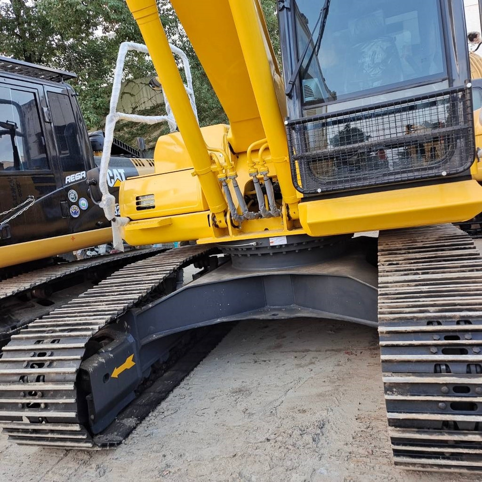 Komatsu PC 200 - Pelle sur chenille: photos 3 Komatsu PC 200 - Pelle sur chenille: photos 3