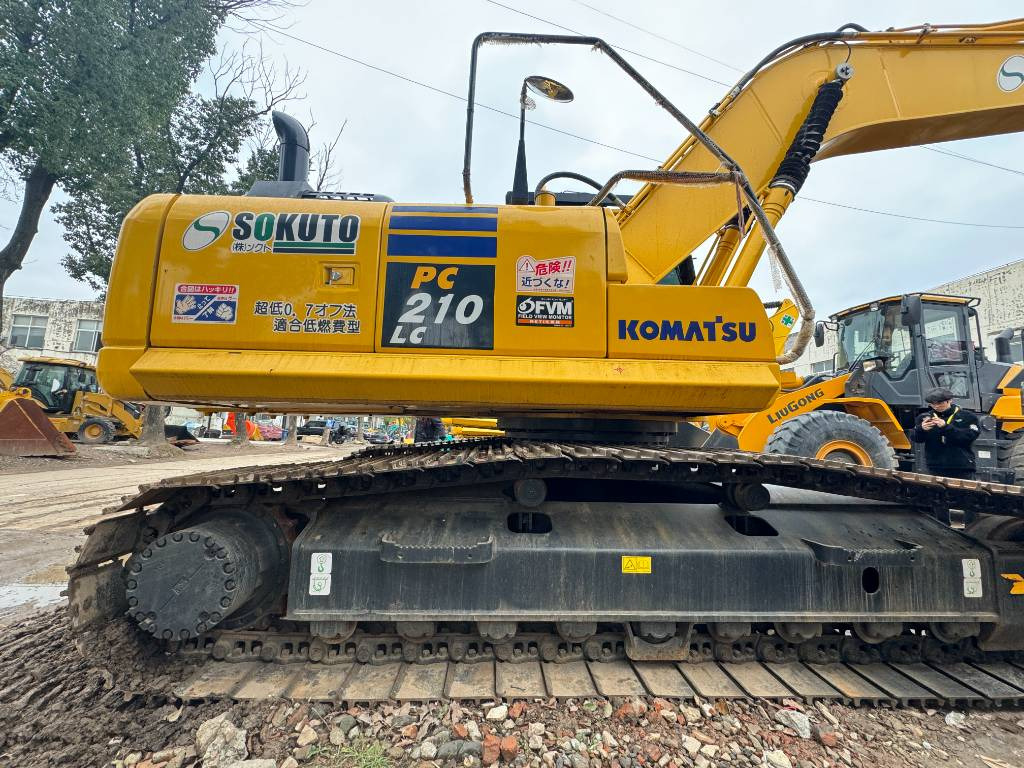 Komatsu PC 210 LC-8 - Pelle sur chenille: photos 2 Komatsu PC 210 LC-8 - Pelle sur chenille: photos 2
