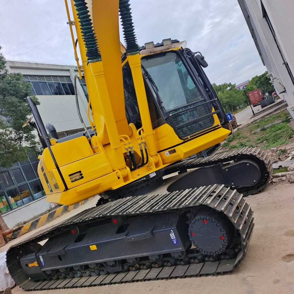 Komatsu PC 220-8 - Pelle sur chenille: photos 4 Komatsu PC 220-8 - Pelle sur chenille: photos 4