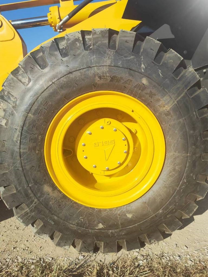 Komatsu WA 380 - Chargeuse sur pneus: photos 5 Komatsu WA 380 - Chargeuse sur pneus: photos 5