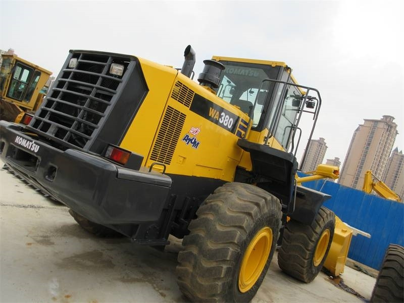 Komatsu WA 380 - Chargeuse sur pneus: photos 2 Komatsu WA 380 - Chargeuse sur pneus: photos 2