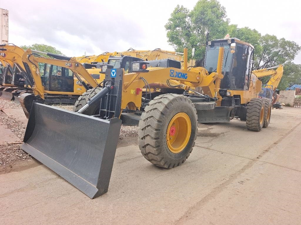 XCMG GR 2153 - Niveleuse: photos 4 XCMG GR 2153 - Niveleuse: photos 4