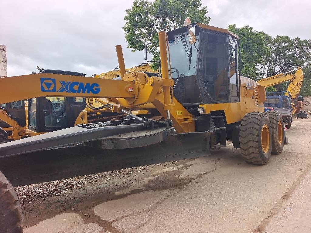 XCMG GR 2153 - Niveleuse: photos 4 XCMG GR 2153 - Niveleuse: photos 4