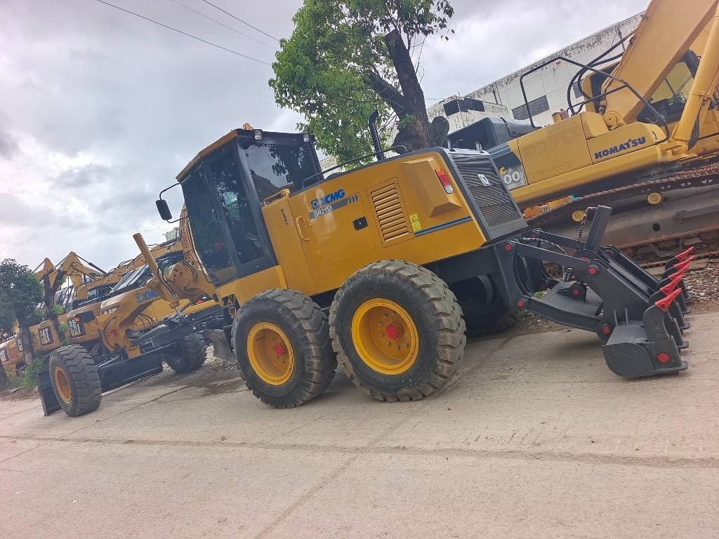 XCMG GR 2153 - Niveleuse: photos 2 XCMG GR 2153 - Niveleuse: photos 2