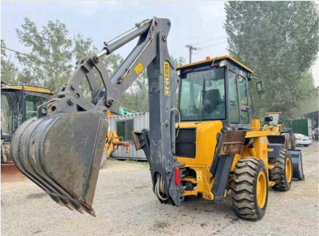 XCMG WZ 30-25, biggest supplier - Tractopelle: photos 1 XCMG WZ 30-25, biggest supplier - Tractopelle: photos 1