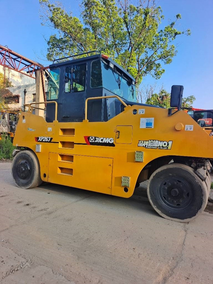 XCMG XP 263 - Compacteur à pneus: photos 4 XCMG XP 263 - Compacteur à pneus: photos 4