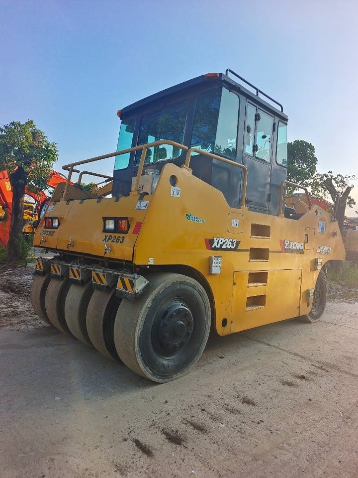 XCMG XP 263 - Compacteur à pneus: photos 5 XCMG XP 263 - Compacteur à pneus: photos 5