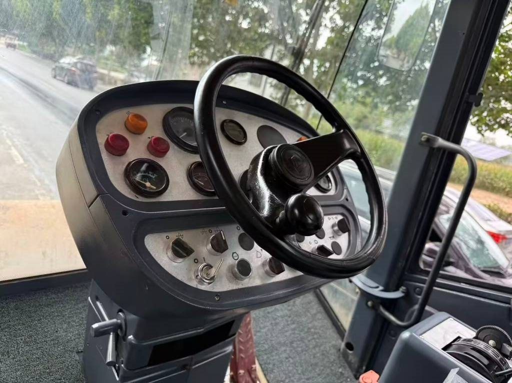 XCMG XS 223 J - Compacteur à pieds de mouton/ Monocylindre: photos 5 XCMG XS 223 J - Compacteur à pieds de mouton/ Monocylindre: photos 5