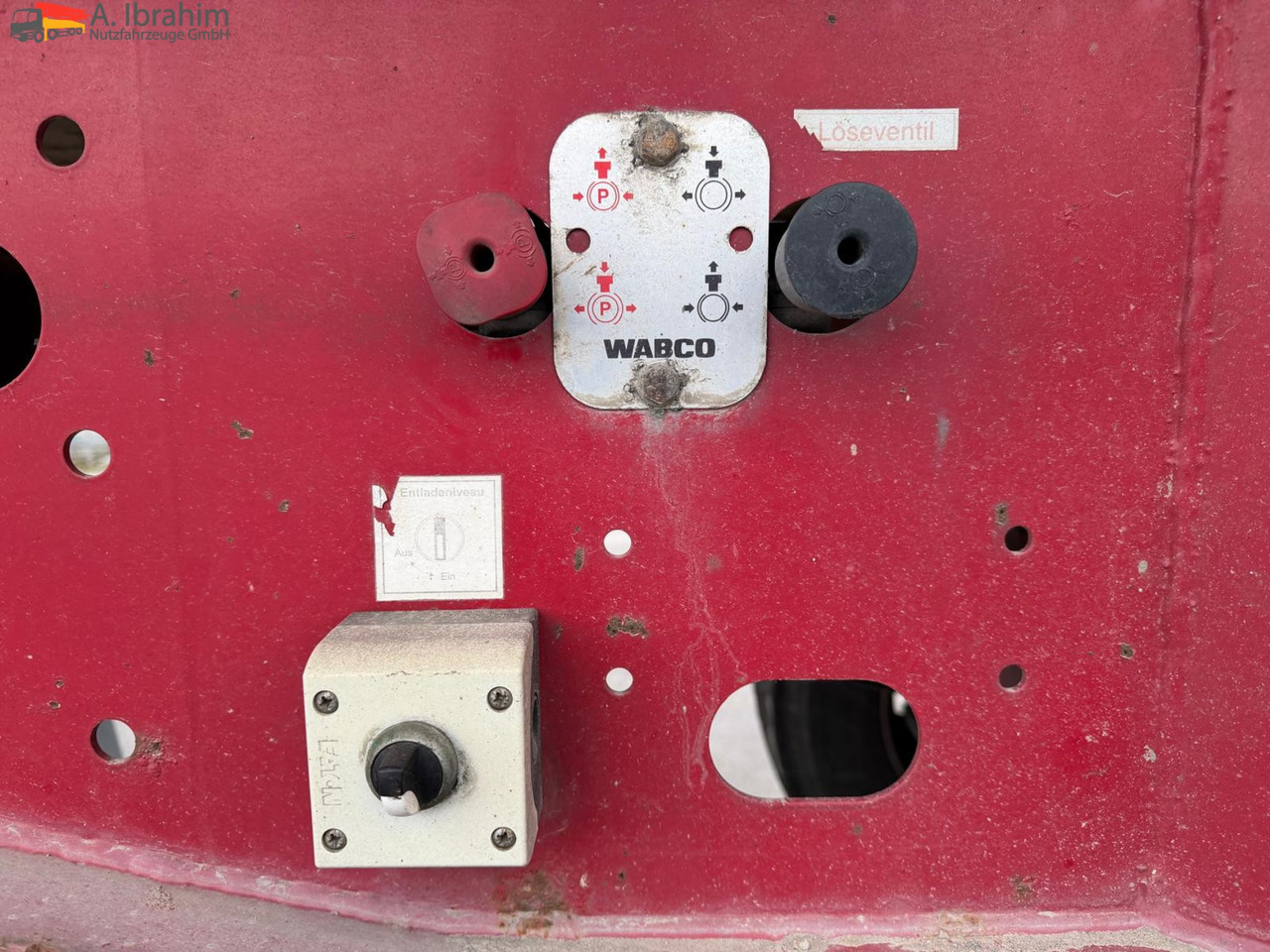 Langendorf SKS-HS 24/30 Hardox | Stahlmulde | 26m³ | Scheibenbremse | Lift-Achse - Semi-remorque benne: photos 4 Langendorf SKS-HS 24/30 Hardox | Stahlmulde | 26m³ | Scheibenbremse | Lift-Achse - Semi-remorque benne: photos 4