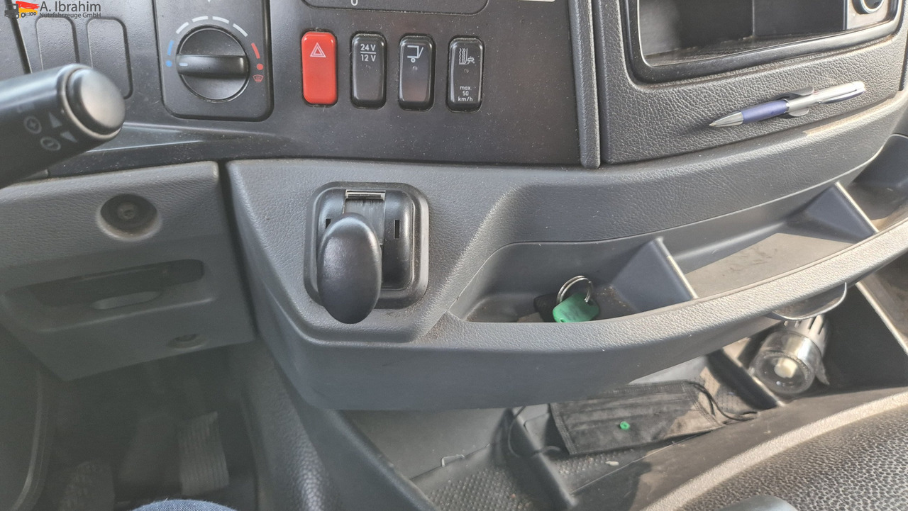 Mercedes-Benz 1823 Frigoblock, 2 Kammer, LBW - Camion frigorifique: photos 3 Mercedes-Benz 1823 Frigoblock, 2 Kammer, LBW - Camion frigorifique: photos 3