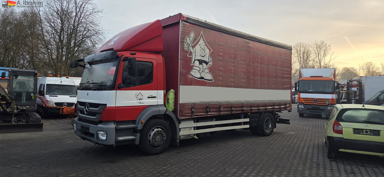 Mercedes-Benz 1829L Staplerhalterung, , Schiebeplane Türen, Scheckheft, Zustand gut - Camion à rideaux coulissants: photos 1 Mercedes-Benz 1829L Staplerhalterung, , Schiebeplane Türen, Scheckheft, Zustand gut - Camion à rideaux coulissants: photos 1