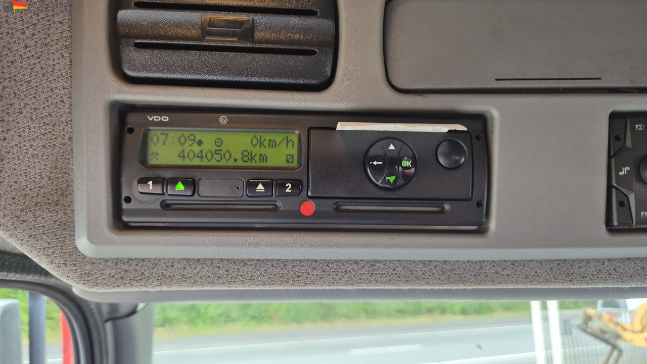 Mercedes-Benz 1833 HIAB Kran, Funk FB Scheckheft gepflegt bei Mercedes - Camion plateau, Camion grue: photos 2 Mercedes-Benz 1833 HIAB Kran, Funk FB Scheckheft gepflegt bei Mercedes - Camion plateau, Camion grue: photos 2