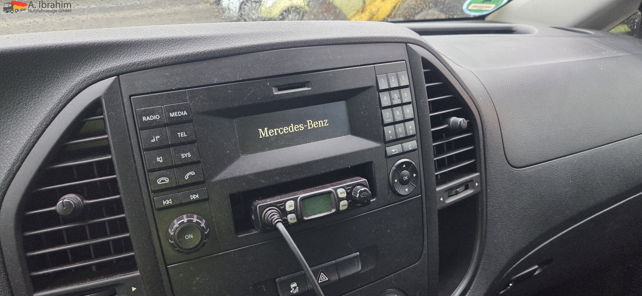 Mercedes-Benz Vito Tourer BF 3-GST Zeichen Anlage 3050 kg zzGw - Camion magasin: photos 2 Mercedes-Benz Vito Tourer BF 3-GST Zeichen Anlage 3050 kg zzGw - Camion magasin: photos 2