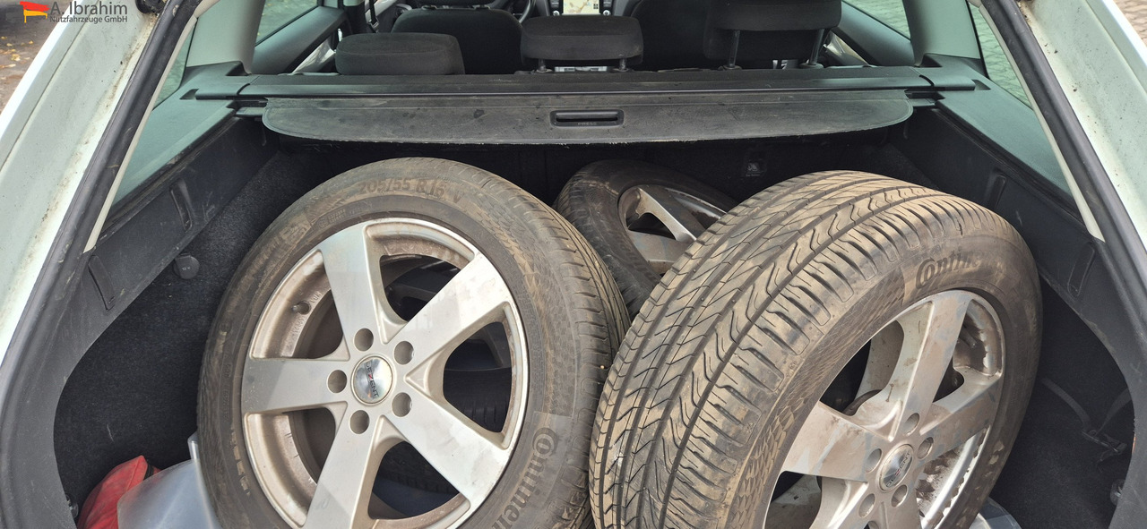 Skoda Octavia 2.0 TDI | 8-fach bereift - Voiture: photos 5 Skoda Octavia 2.0 TDI | 8-fach bereift - Voiture: photos 5