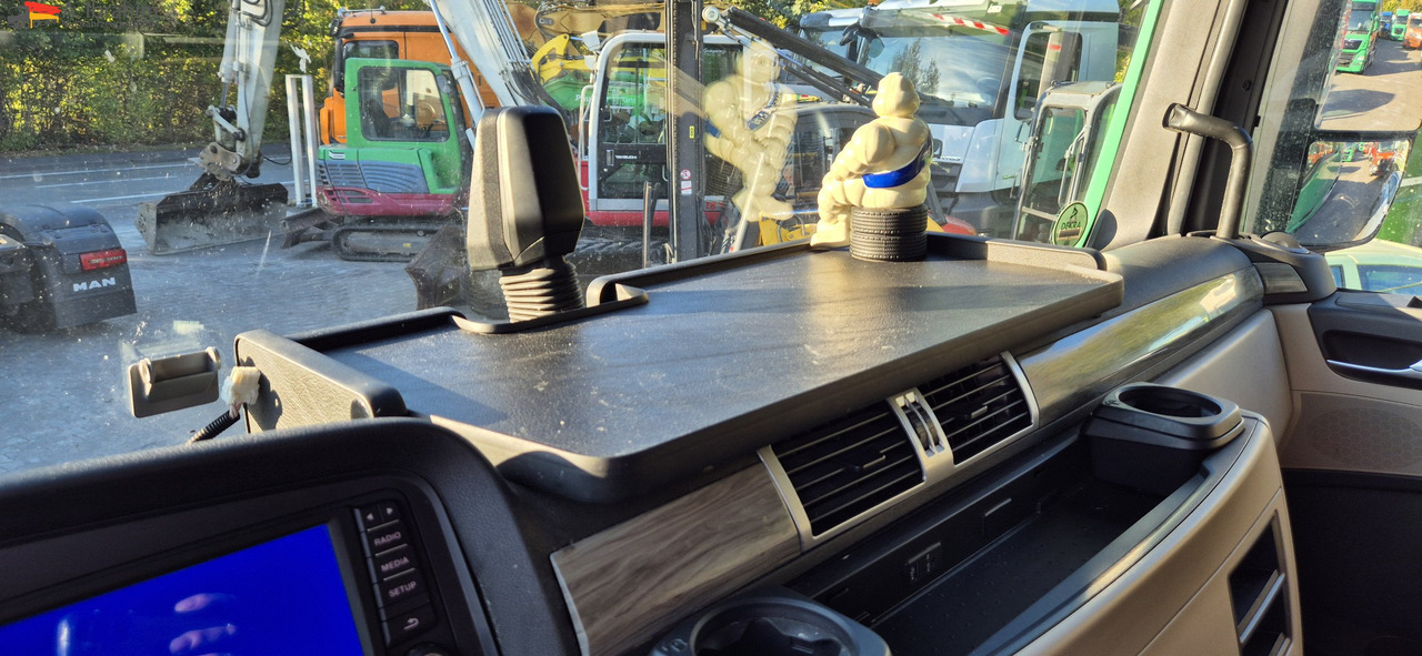 MAN TGX 18.510 Retarder | Standklima | XXL | 2x Tank | LED | Euro 6d | Top Zustand - Tracteur routier: photos 3 MAN TGX 18.510 Retarder | Standklima | XXL | 2x Tank | LED | Euro 6d | Top Zustand - Tracteur routier: photos 3