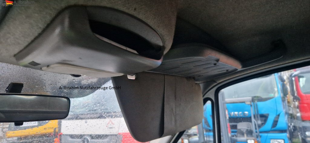 VW Crafter 2.5 Diesel - Fourgon utilitaire: photos 4 VW Crafter 2.5 Diesel - Fourgon utilitaire: photos 4