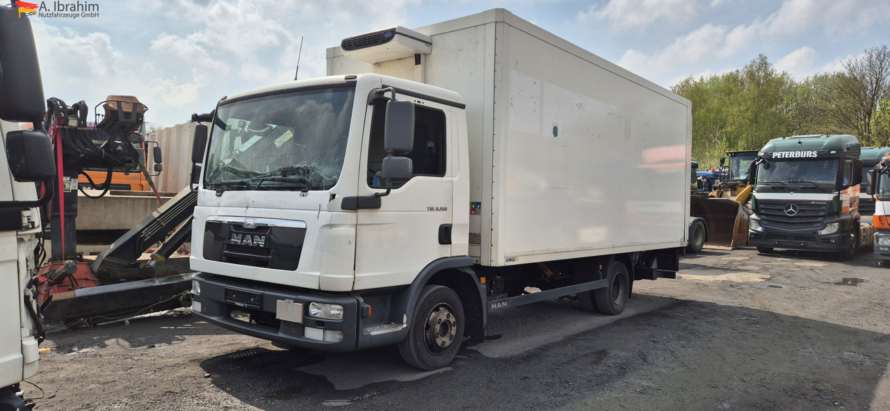 MAN TGL 8.150 4X2 BL Unfallschaden bedingt fahrbereit, Motor ok - Véhicule utilitaire: photos 1 MAN TGL 8.150 4X2 BL Unfallschaden bedingt fahrbereit, Motor ok - Véhicule utilitaire: photos 1