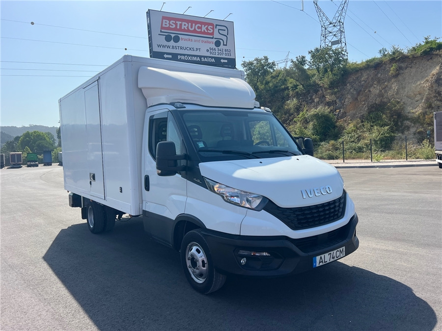 Iveco 35C16H - Camion fourgon: photos 4 Iveco 35C16H - Camion fourgon: photos 4