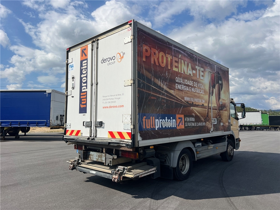 MERCEDES-BENZ 1318 - Camion frigorifique: photos 4 MERCEDES-BENZ 1318 - Camion frigorifique: photos 4