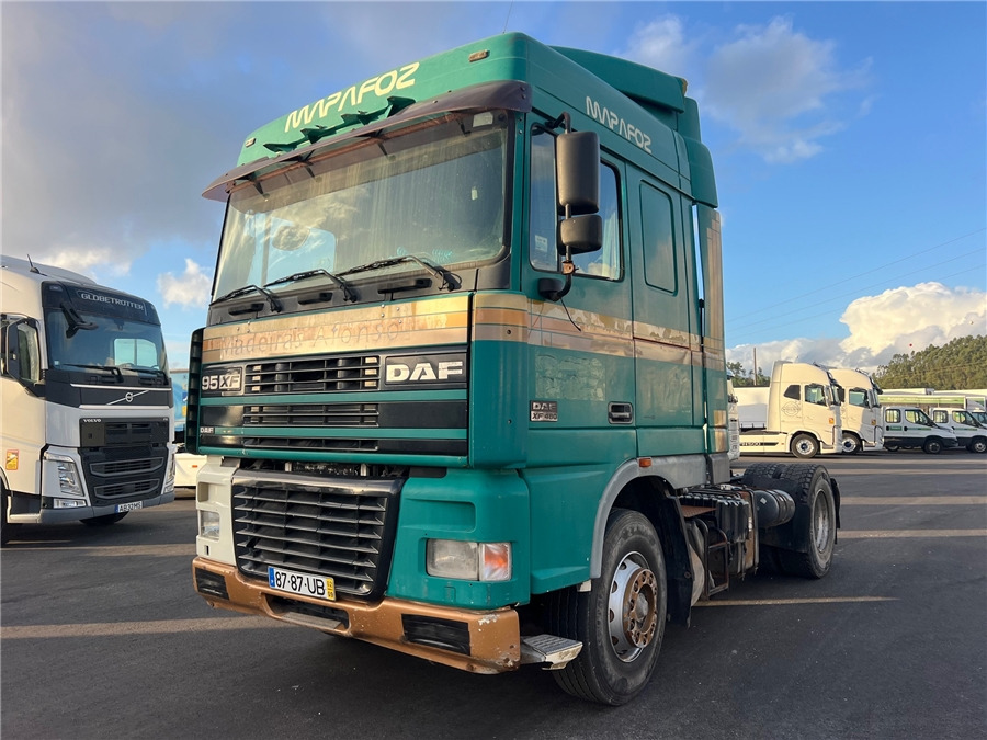 DAF XF95/480 Manual gear - Tracteur routier: photos 1 DAF XF95/480 Manual gear - Tracteur routier: photos 1