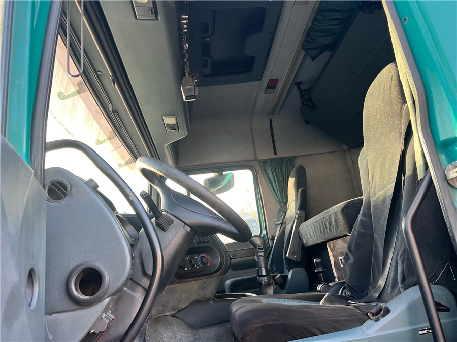 Tracteur routier DAF XF95/480 Manual gear: photos 15