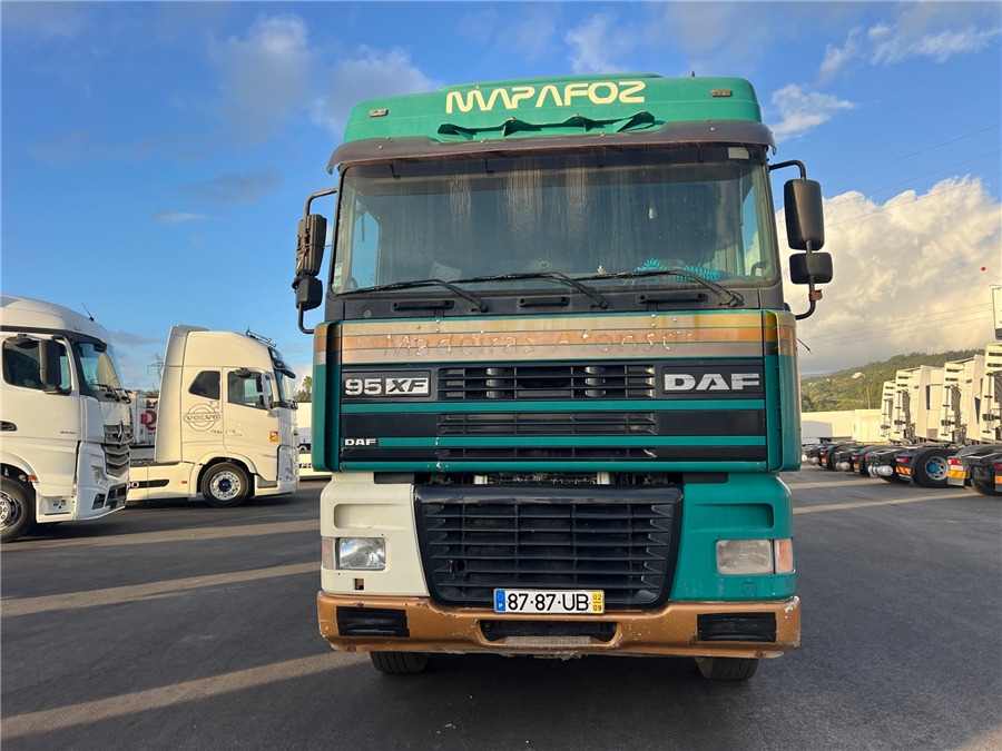 DAF XF95/480 Manual gear - Tracteur routier: photos 2 DAF XF95/480 Manual gear - Tracteur routier: photos 2