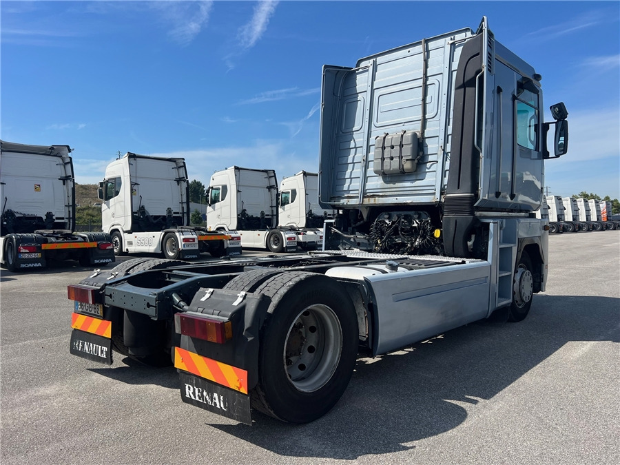 Renault AE 440 / MANUAL GEARBOX - Tracteur routier: photos 4 Renault AE 440 / MANUAL GEARBOX - Tracteur routier: photos 4