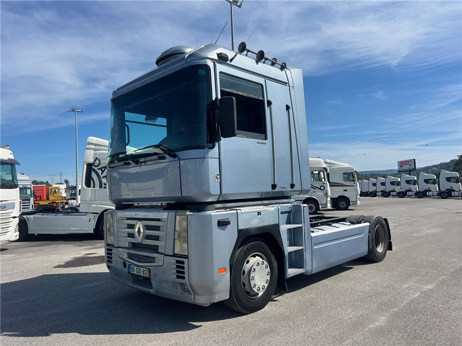 Renault AE 440 / MANUAL GEARBOX - Tracteur routier: photos 1 Renault AE 440 / MANUAL GEARBOX - Tracteur routier: photos 1