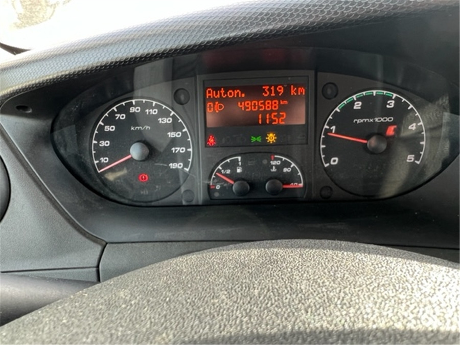 Véhicule utilitaire Iveco 35C17: photos 9