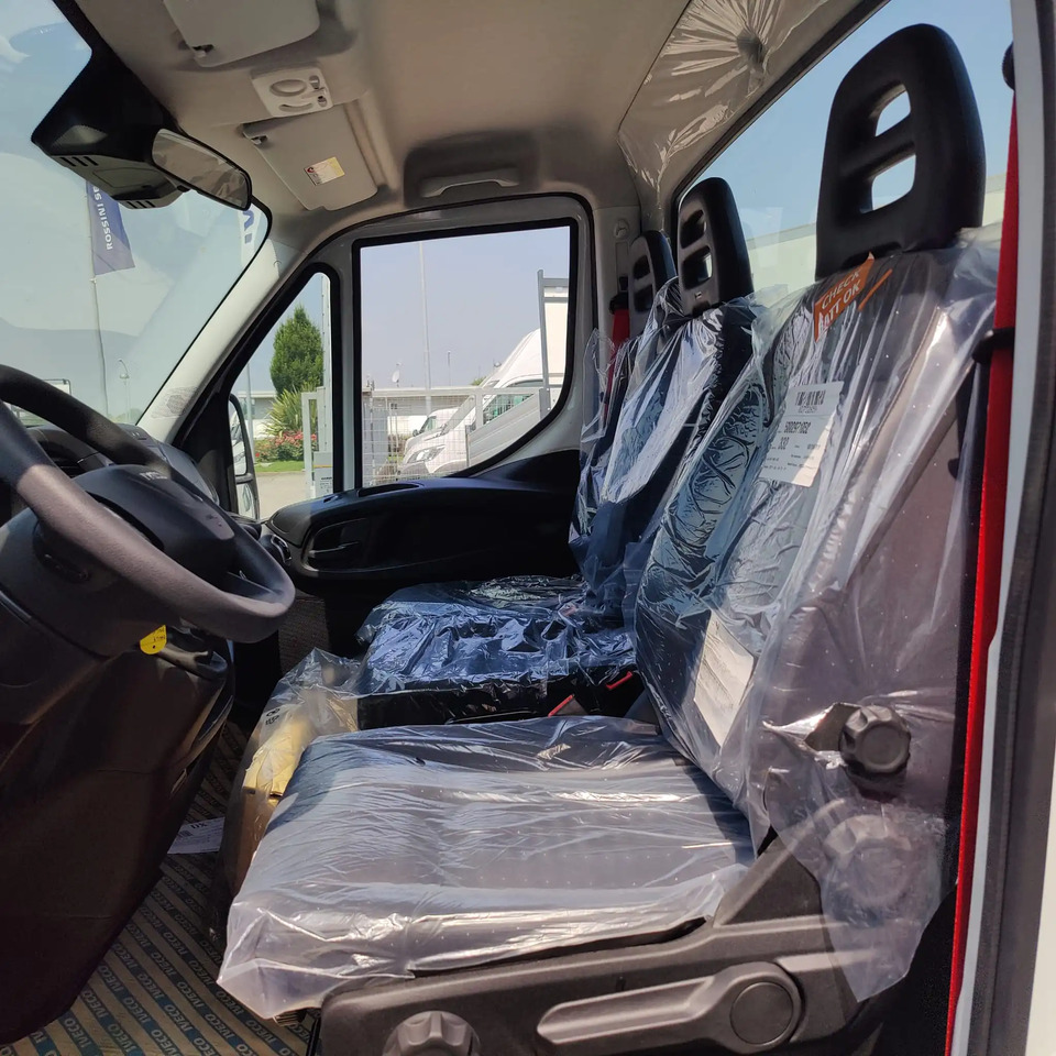 IVECO DAILY 35C16 MOD. 2025 RIBALTABILE TRILATERALE - Utilitaire benne: photos 2 IVECO DAILY 35C16 MOD. 2025 RIBALTABILE TRILATERALE - Utilitaire benne: photos 2