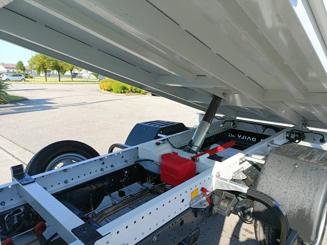 IVECO DAILY 35C16 NUOVO 3.0 cc MOD: 2025 RIBALTABILE - Utilitaire benne: photos 4 IVECO DAILY 35C16 NUOVO 3.0 cc MOD: 2025 RIBALTABILE - Utilitaire benne: photos 4