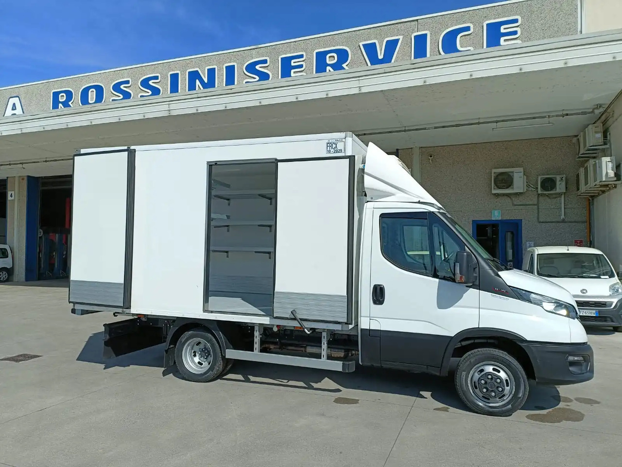 IVECO DAILY 35C18 FRCX 10/2025 - Utilitaire frigorifique: photos 3 IVECO DAILY 35C18 FRCX 10/2025 - Utilitaire frigorifique: photos 3