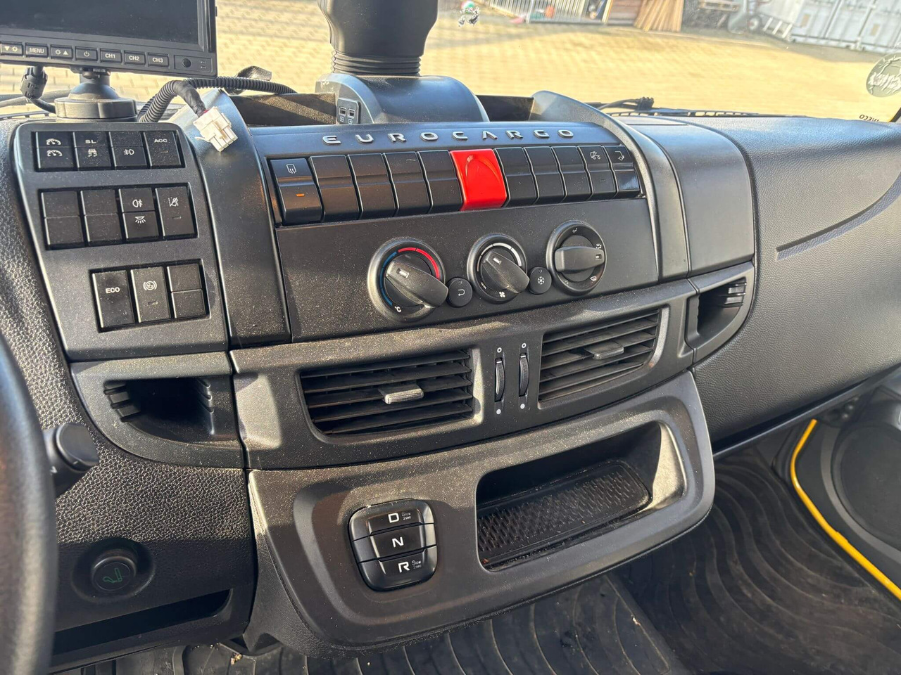 IVECO EUROCARGO 120E25P - Châssis cabine: photos 2 IVECO EUROCARGO 120E25P - Châssis cabine: photos 2