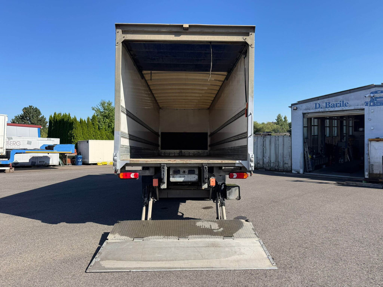 IVECO EUROCARGO 160E25P - Camion fourgon: photos 2 IVECO EUROCARGO 160E25P - Camion fourgon: photos 2