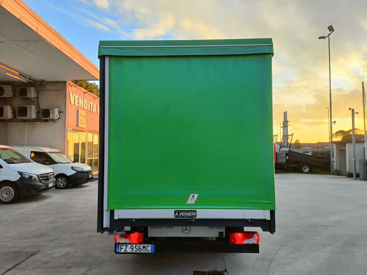 MERCEDES BENZ SPRINTER 416 160 CV - Utilitaire plateau baché: photos 3 MERCEDES BENZ SPRINTER 416 160 CV - Utilitaire plateau baché: photos 3