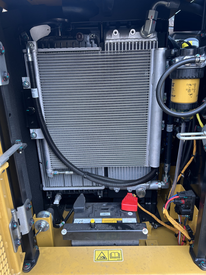 CATERPILLAR 305.5GC - Pelle sur chenille: photos 5 CATERPILLAR 305.5GC - Pelle sur chenille: photos 5