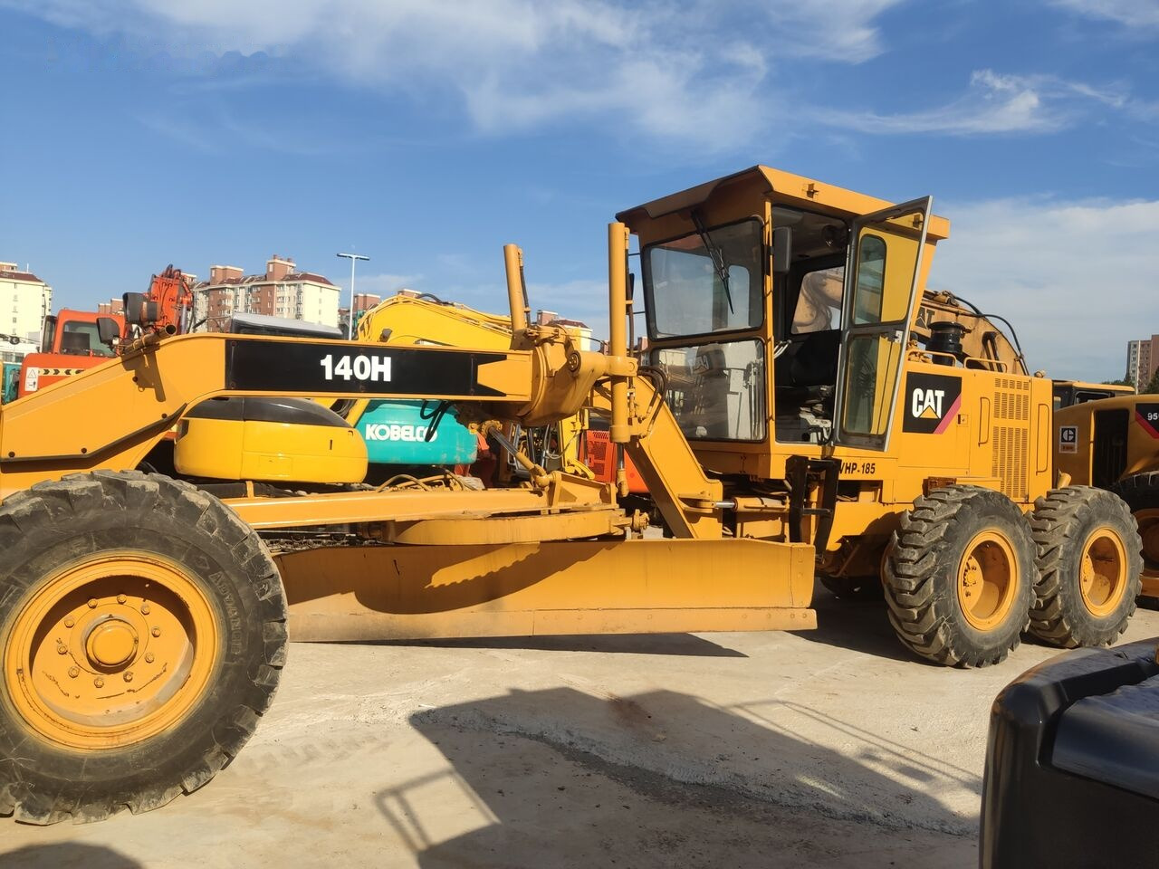 Caterpillar 140H - Niveleuse: photos 1 Caterpillar 140H - Niveleuse: photos 1