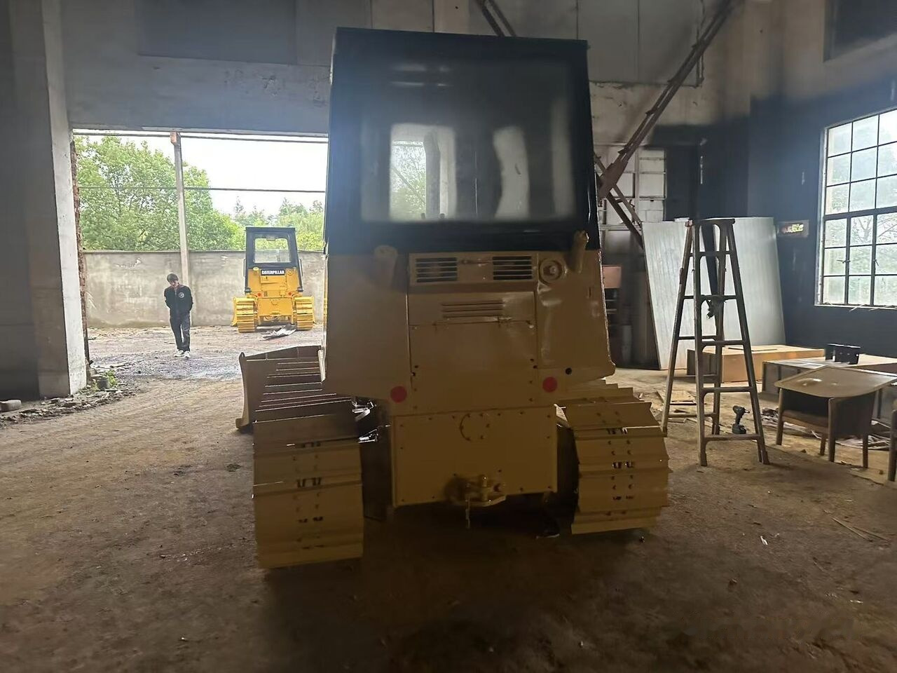 Caterpillar D4C - Bulldozer: photos 2 Caterpillar D4C - Bulldozer: photos 2