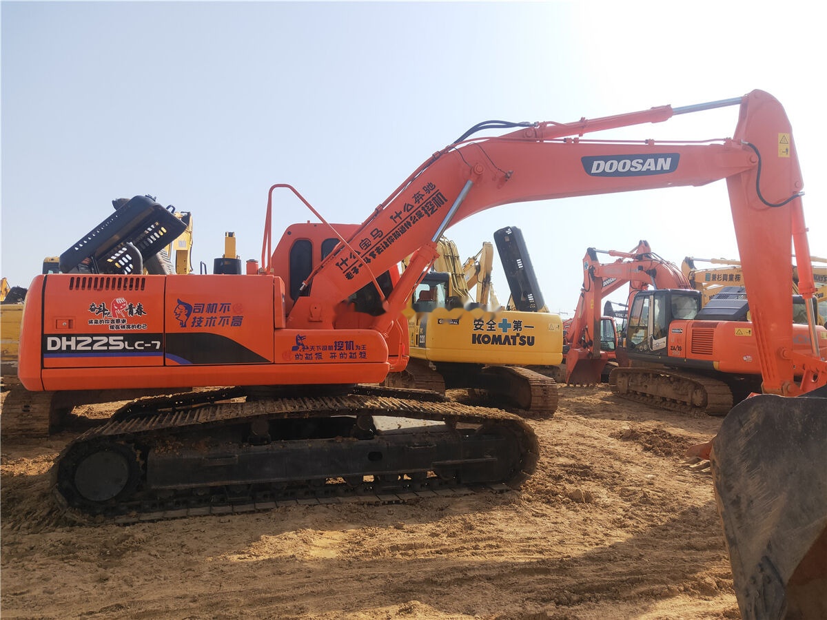 Doosan DH225 - Pelle sur chenille: photos 5 Doosan DH225 - Pelle sur chenille: photos 5