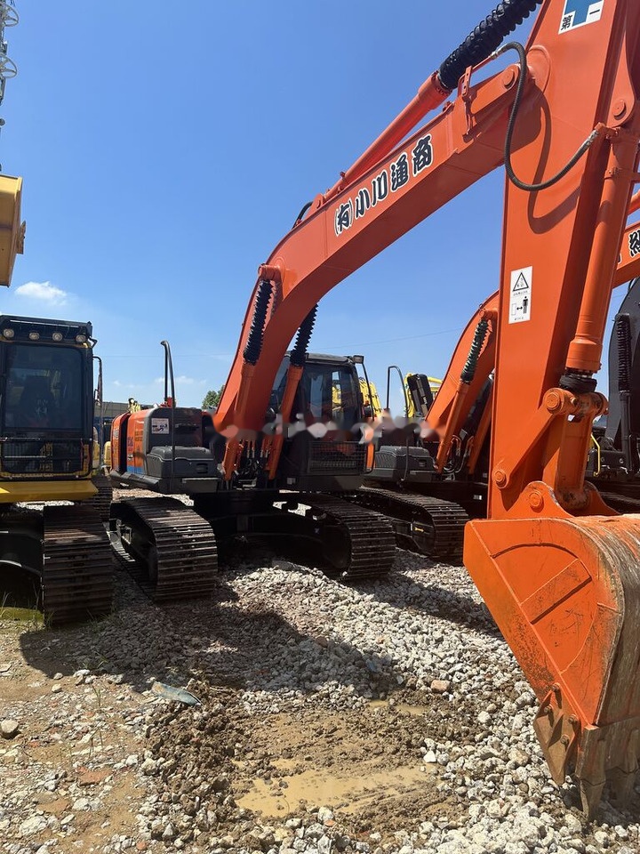 Pelle sur chenille Hitachi ZX200: photos 10
