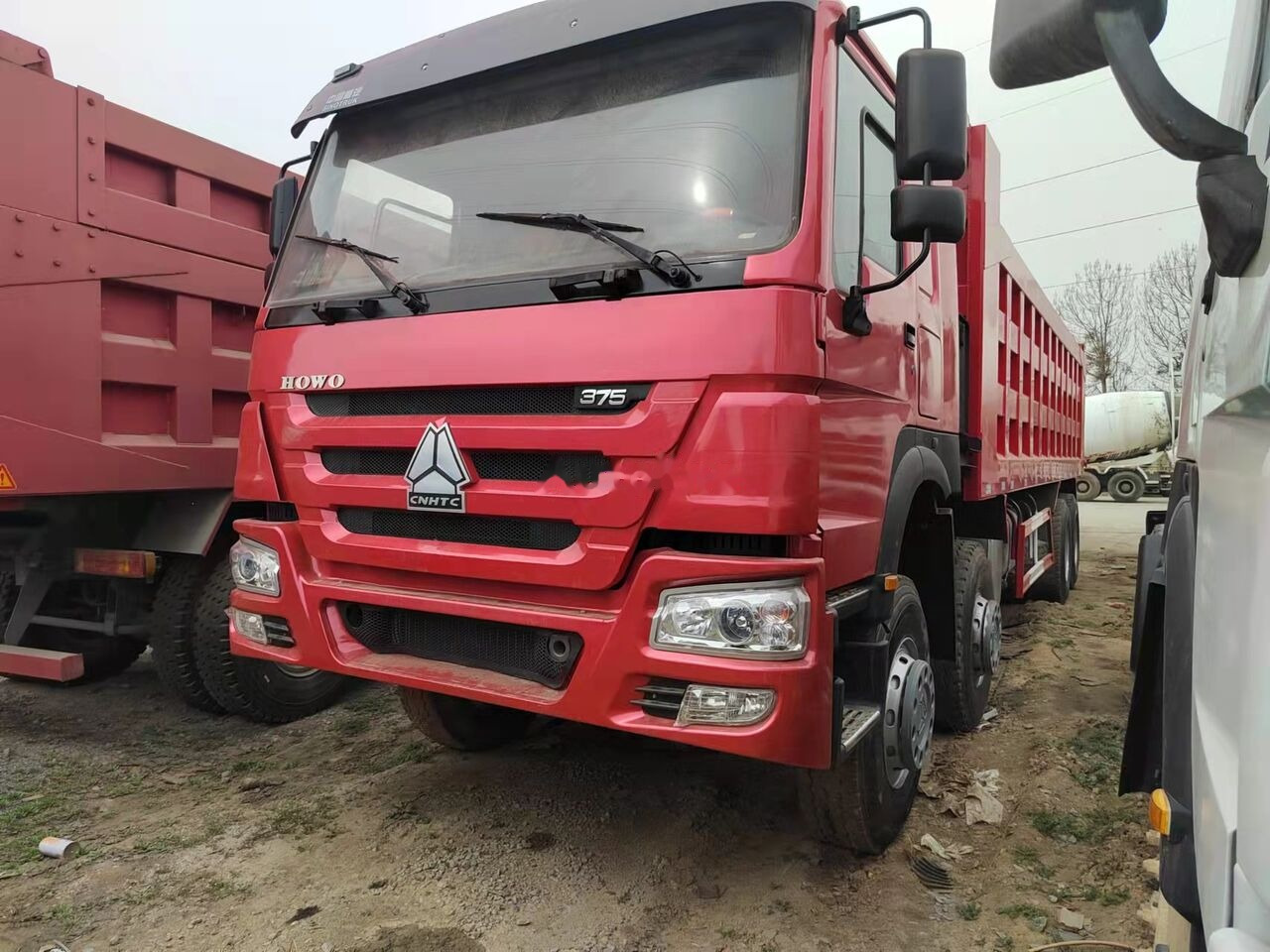 Howo 375 8x4 - Camion benne: photos 3 Howo 375 8x4 - Camion benne: photos 3