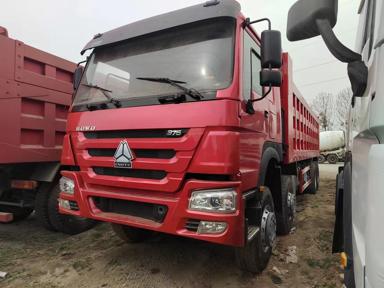 Howo 375 8x4 - Camion benne: photos 2 Howo 375 8x4 - Camion benne: photos 2