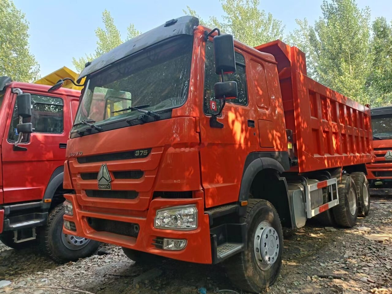 Howo 375 - Camion benne: photos 2 Howo 375 - Camion benne: photos 2